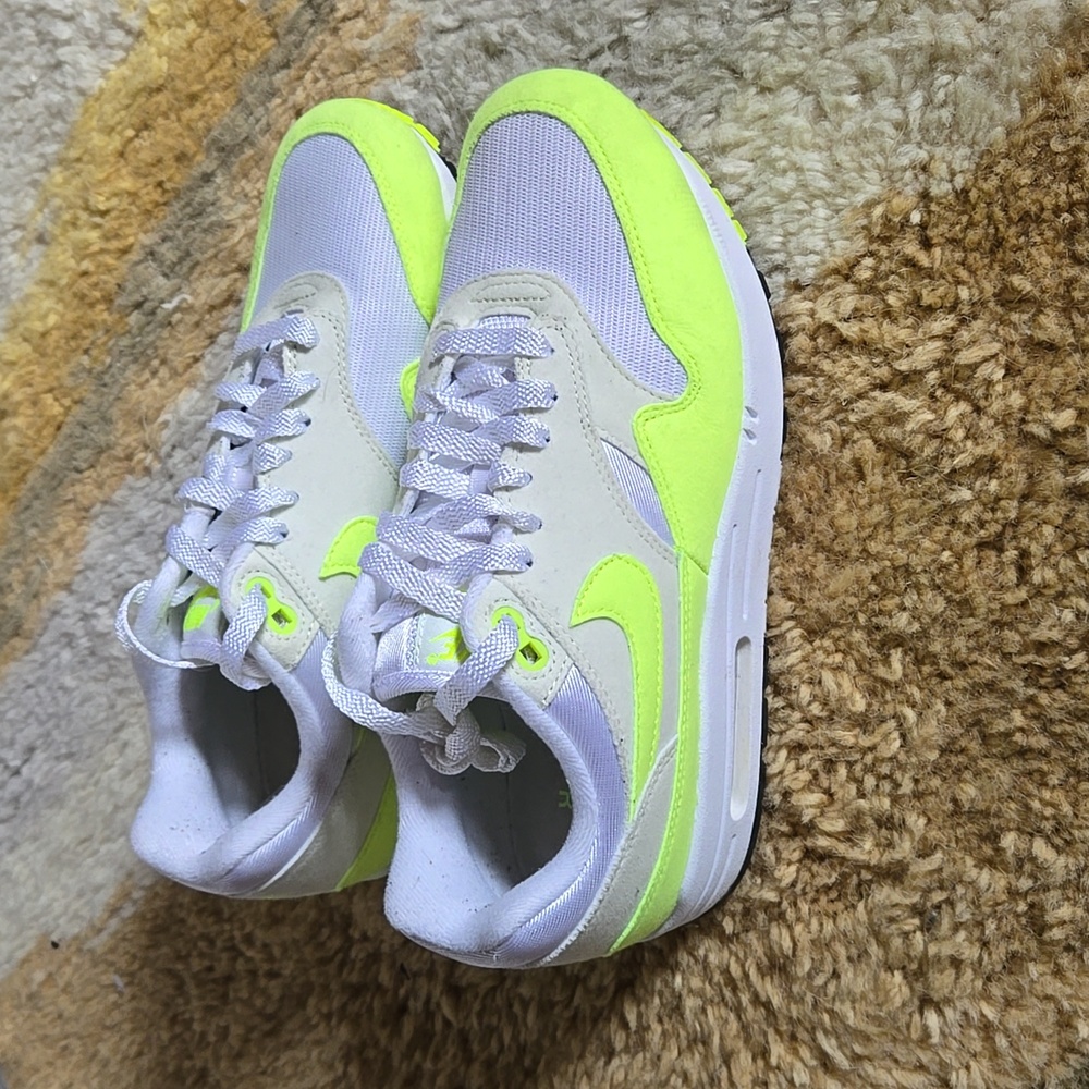 Nike AirMax - Picture 2 of 3